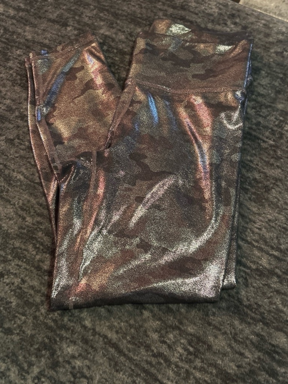 Shimmery Camo Leggings - Iridescent Black